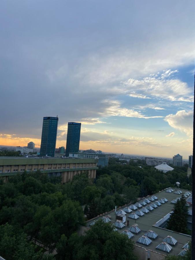 Квартира В Центре Алматы Екстериор снимка