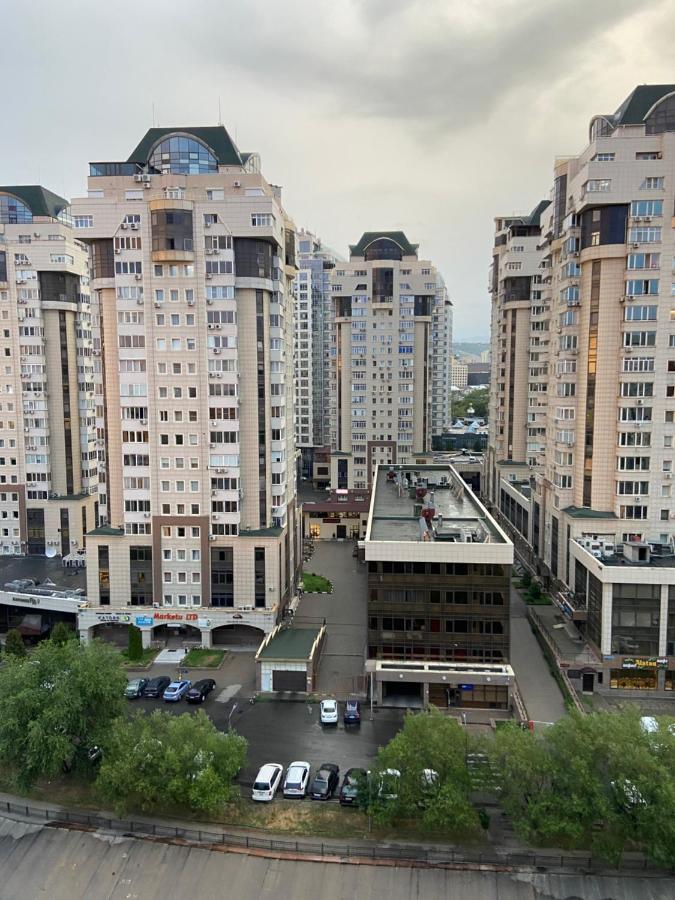 Квартира В Центре Алматы Екстериор снимка